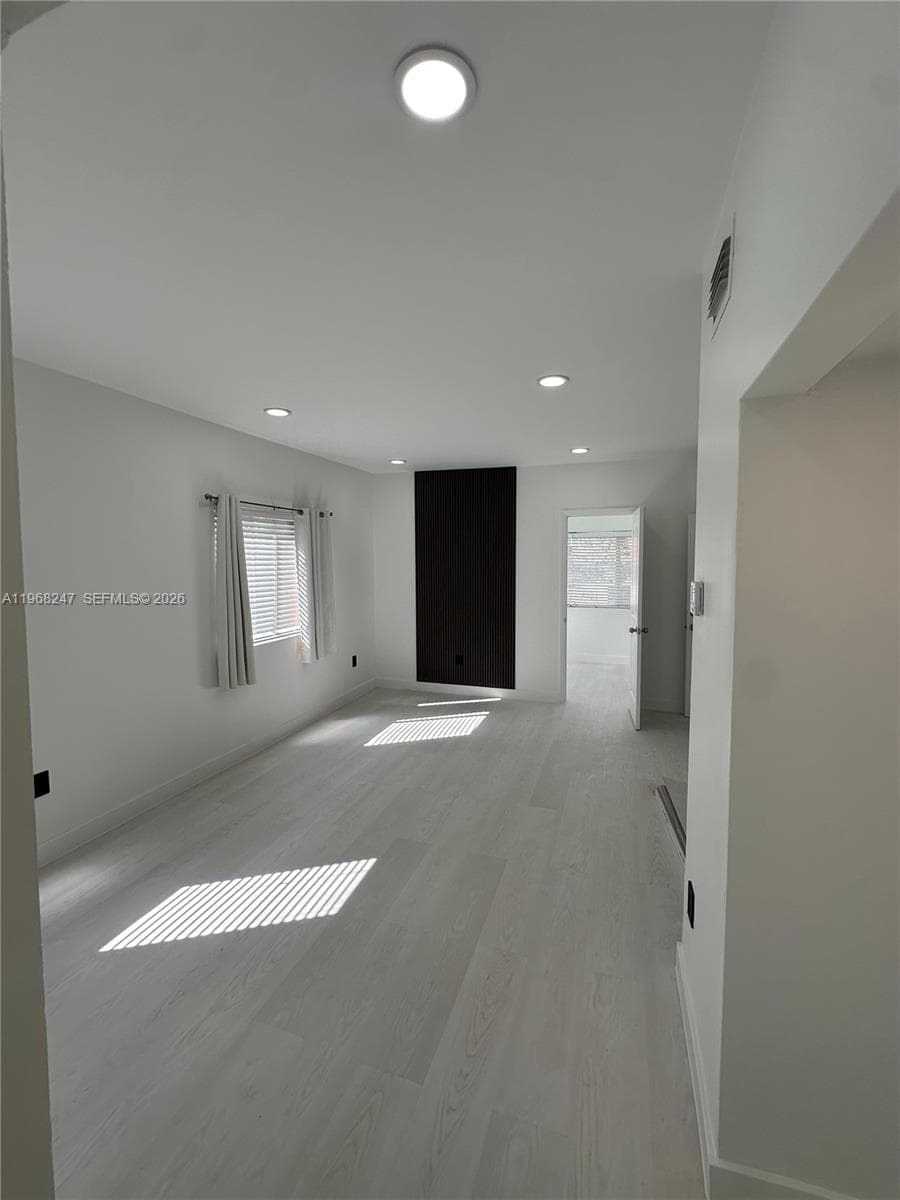 109 NW 6th Ave # 5, Miami FL 33128 — 2