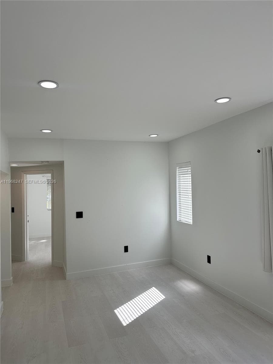 109 NW 6th Ave # 5, Miami FL 33128 — 3