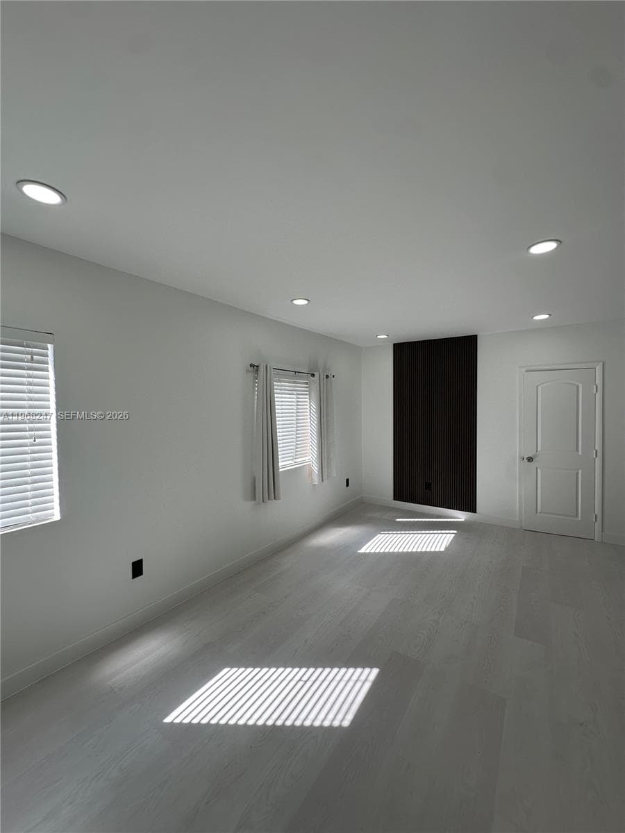 109 NW 6th Ave # 5, Miami FL 33128 — 1