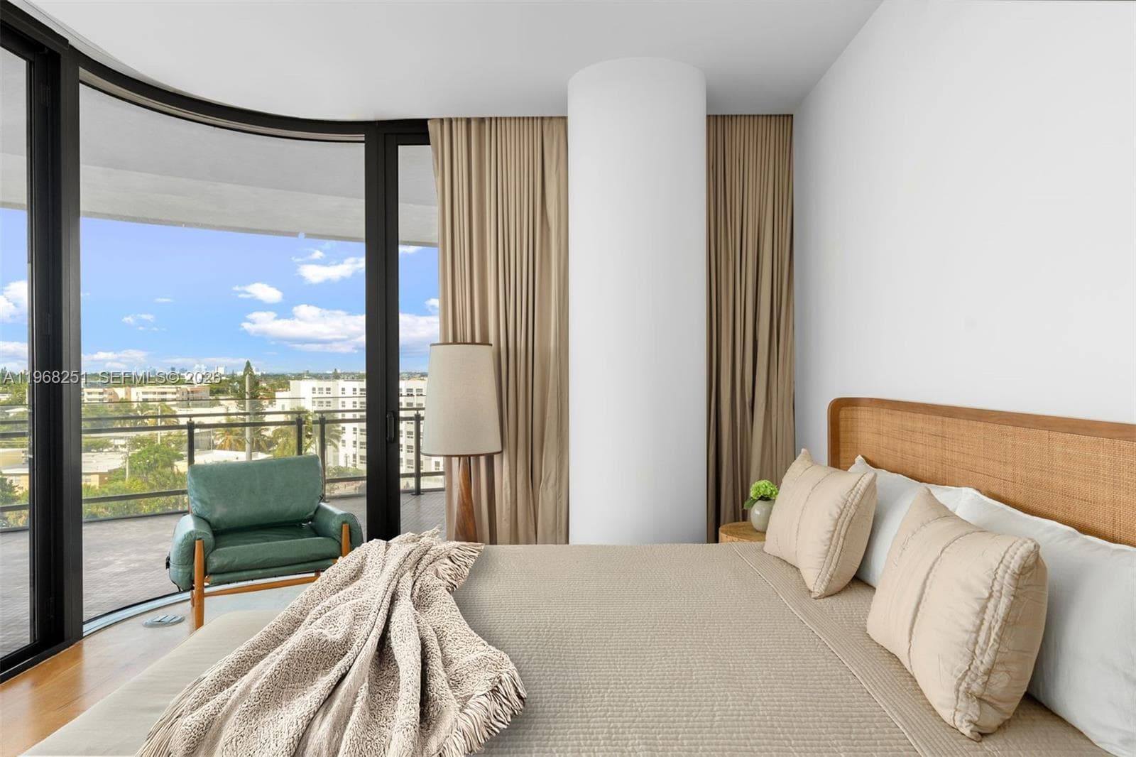 8701 Collins Ave # 606, Miami Beach FL 33154 — 29