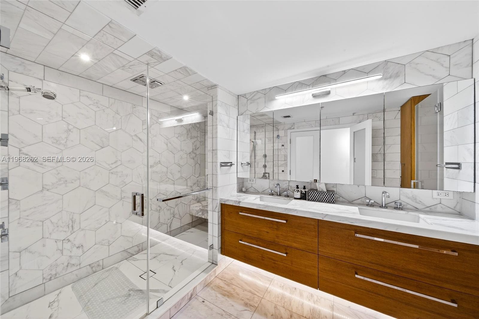 601 NE 36th St # 3407, Miami FL 33137 — 22