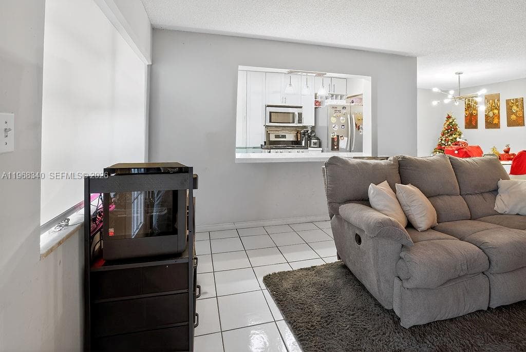 20311 NE 2nd Ave # 15, Miami FL 33179 — 5