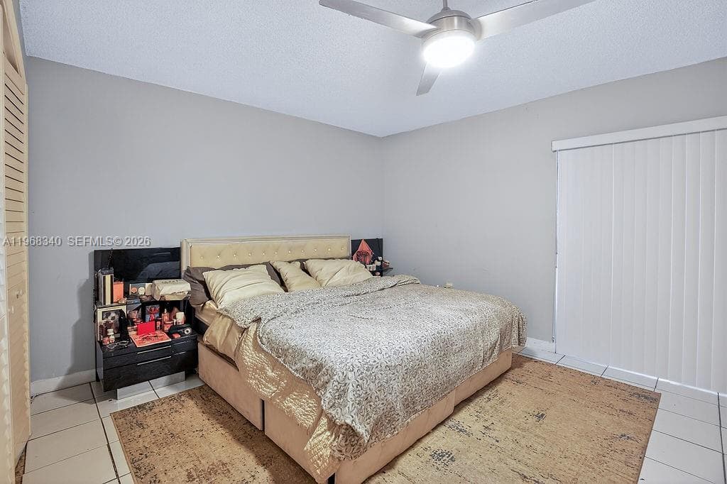 20311 NE 2nd Ave # 15, Miami FL 33179 — 14