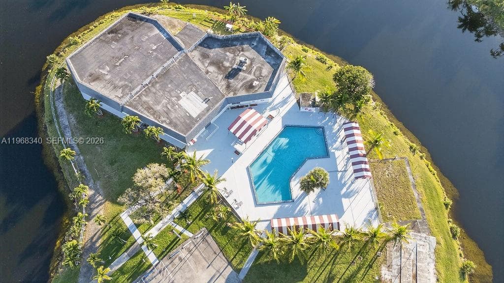 20311 NE 2nd Ave # 15, Miami FL 33179 — 18
