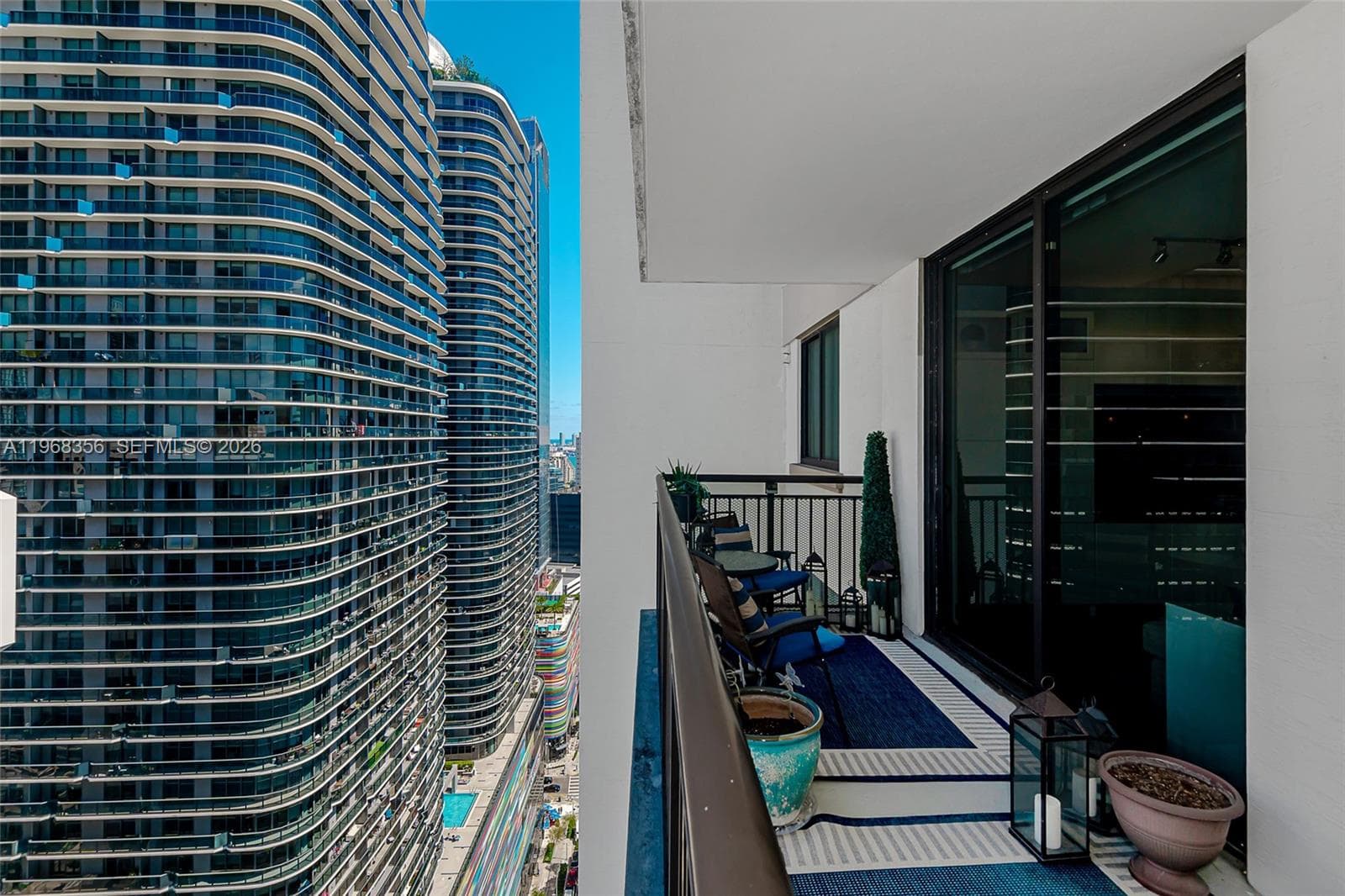 999 SW 1st Ave # 3215, Miami FL 33130 — 26