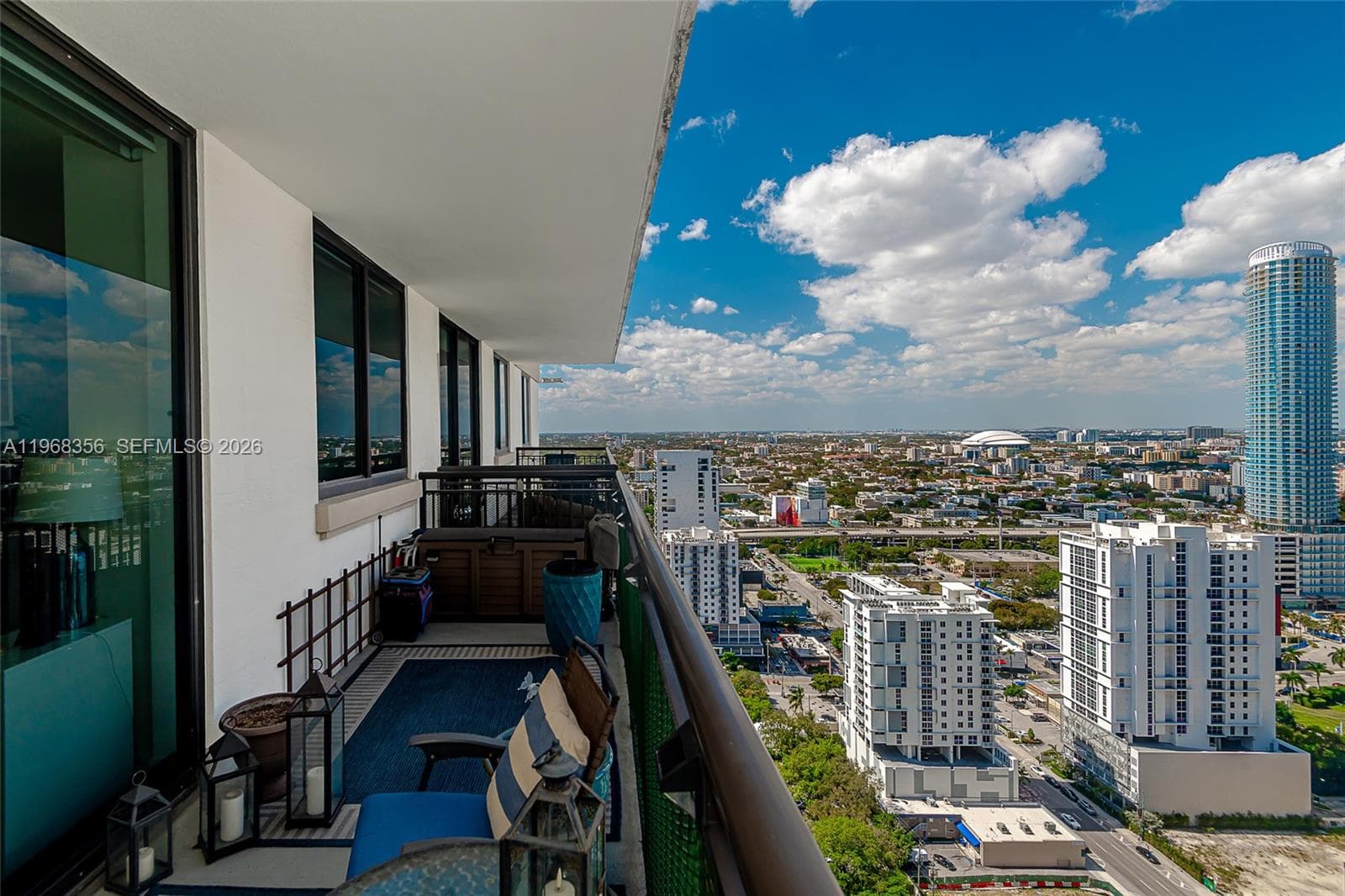 999 SW 1st Ave # 3215, Miami FL 33130 — 25