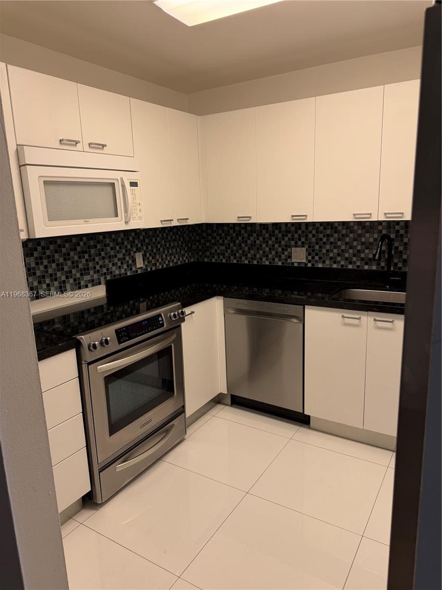 7925 SW 86th St # 923, Miami FL 33143 — 1