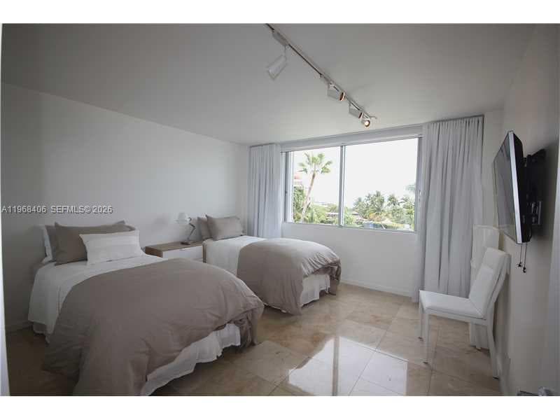 5151 COLLINS AV # 532, Miami Beach FL 33140 — 24