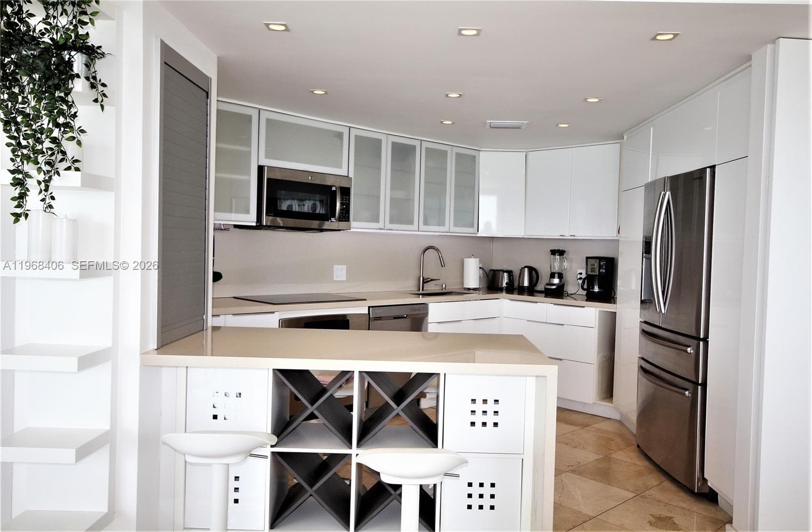 5151 COLLINS AV # 532, Miami Beach FL 33140 — 61