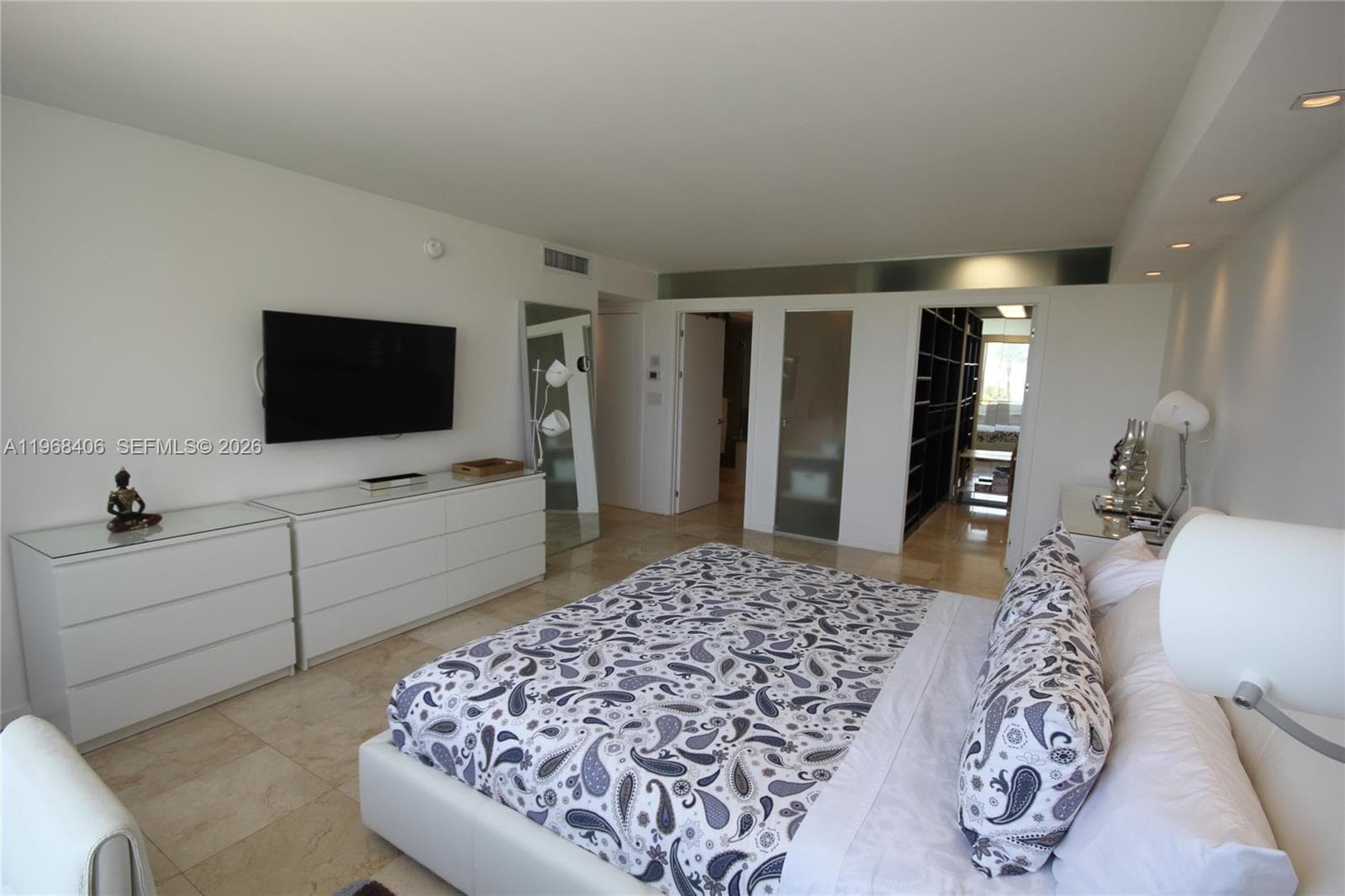 5151 COLLINS AV # 532, Miami Beach FL 33140 — 18