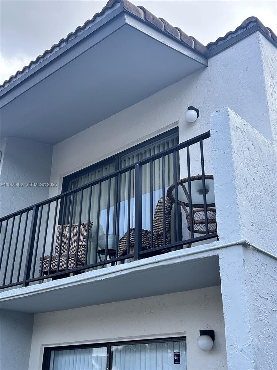 7030 NW 179th St # 205, Hialeah FL 33015 — 6