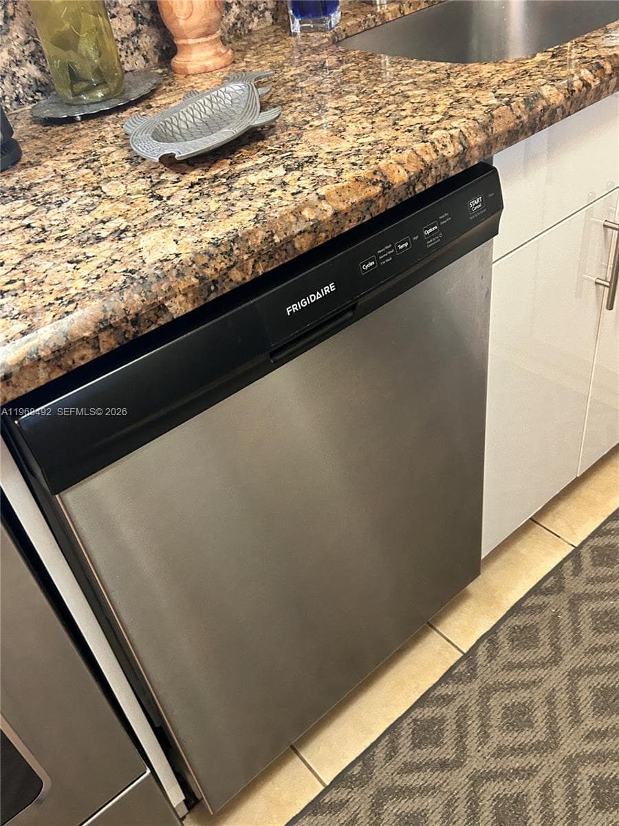 7030 NW 179th St # 205, Hialeah FL 33015 — 13