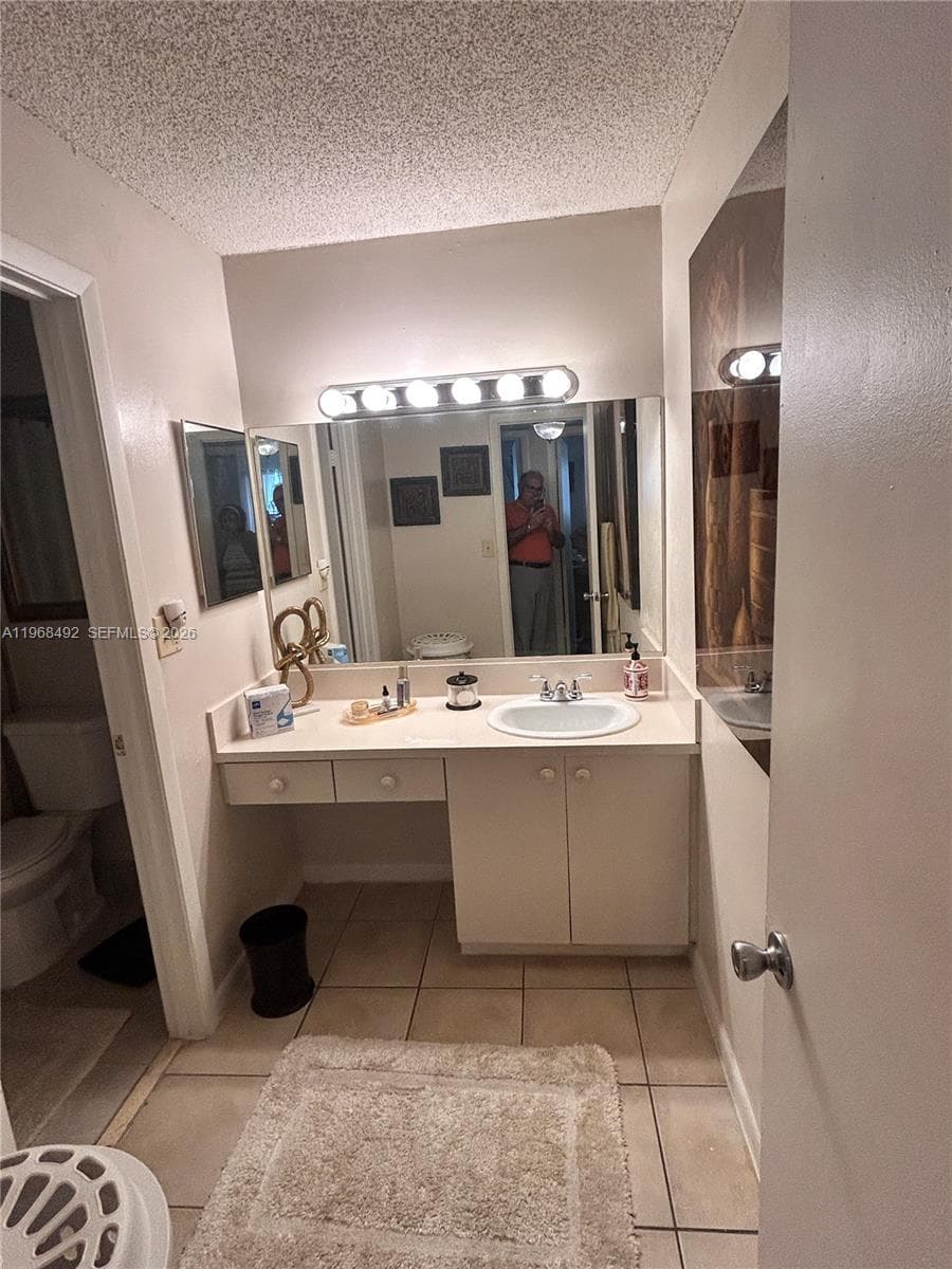 7030 NW 179th St # 205, Hialeah FL 33015 — 16