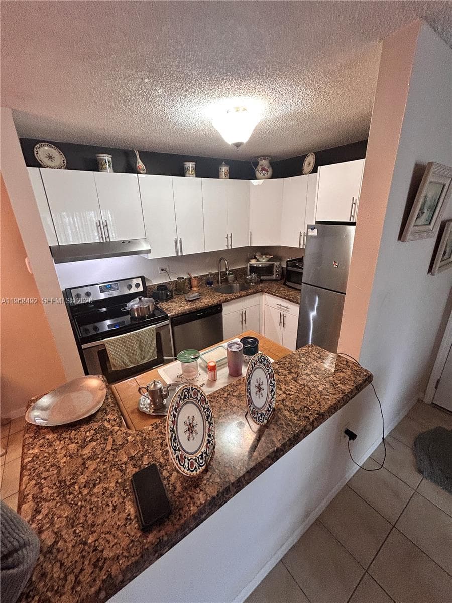 7030 NW 179th St # 205, Hialeah FL 33015 — 14
