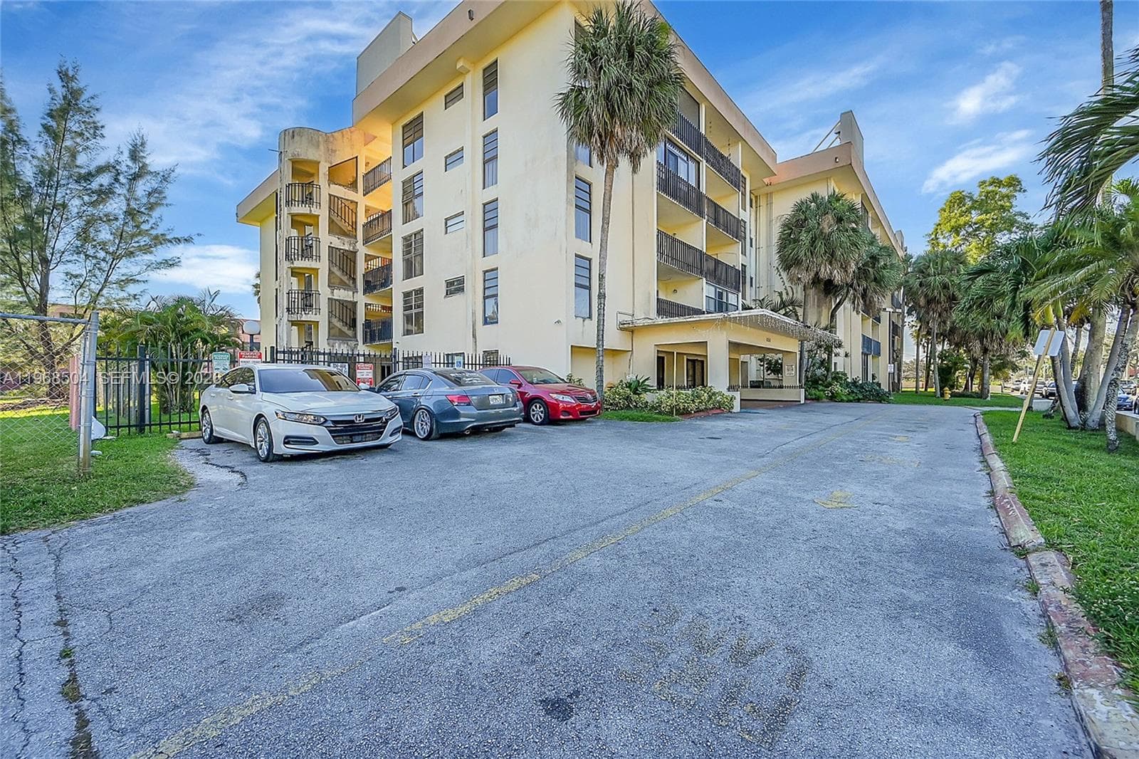 650 NE 149th St # 406A, Miami FL 33161 — 2