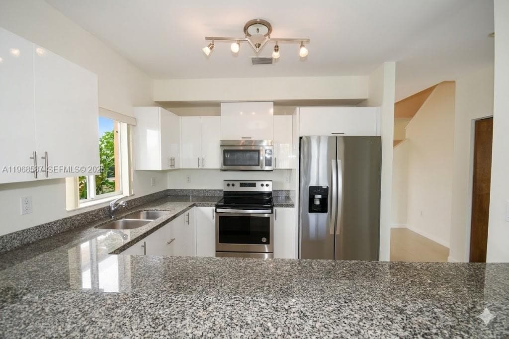 2780 SW 33 AVE, Miami FL 33133 — 6