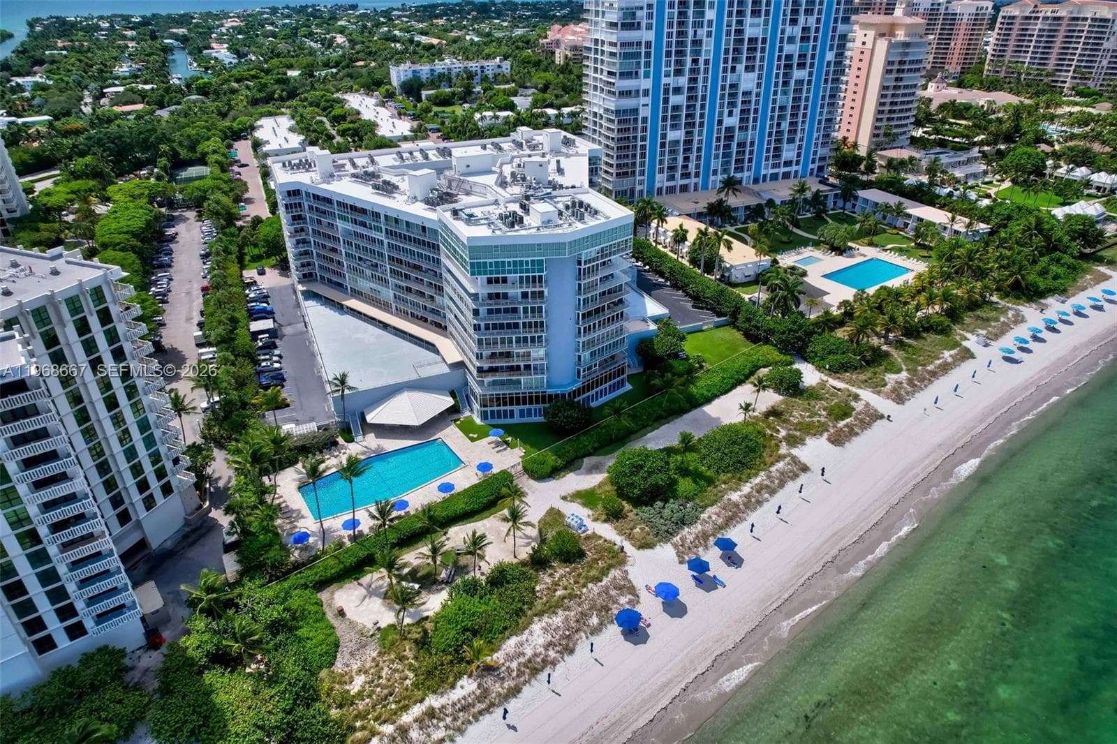 600 Grapetree Dr, Key Biscayne FL 33149 — 42