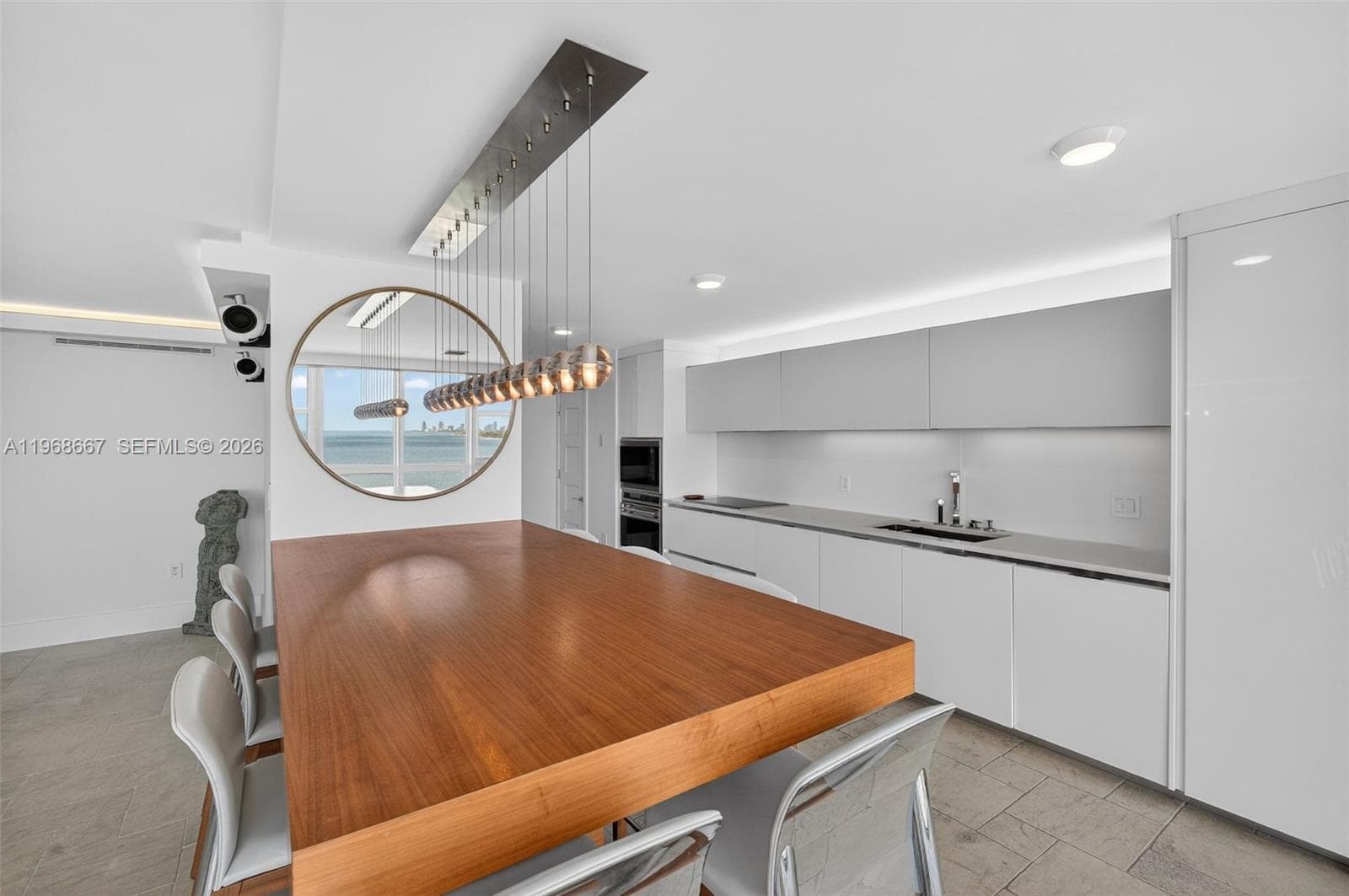 600 Grapetree Dr, Key Biscayne FL 33149 — 17