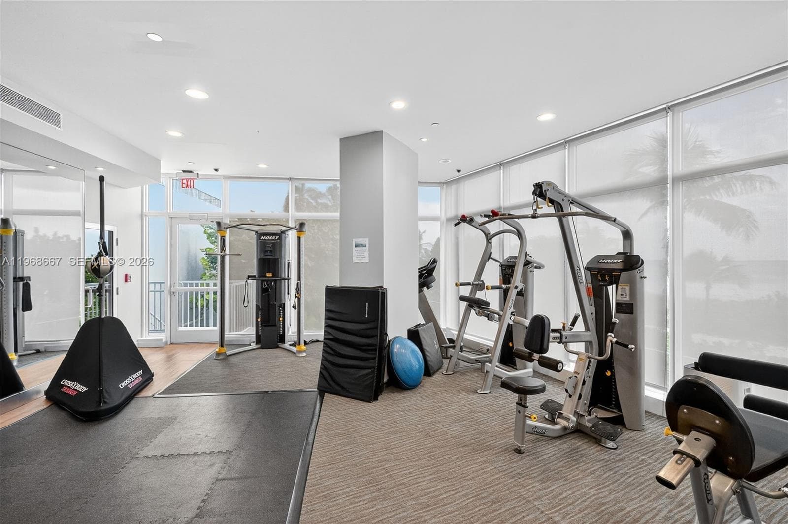 600 Grapetree Dr, Key Biscayne FL 33149 — 38