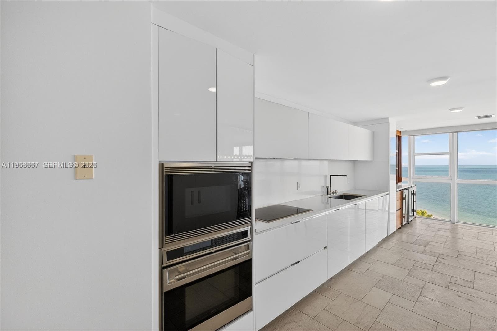 600 Grapetree Dr, Key Biscayne FL 33149 — 14
