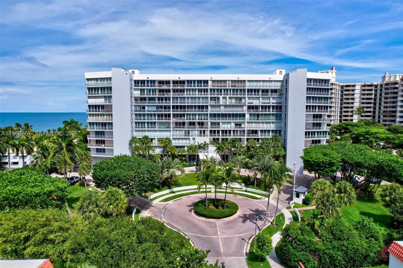 600 Grapetree Dr, Key Biscayne FL 33149 — 41