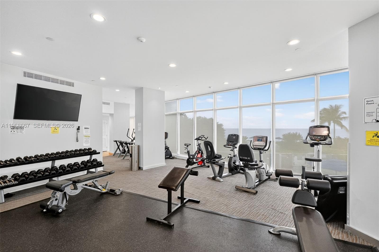 600 Grapetree Dr, Key Biscayne FL 33149 — 37