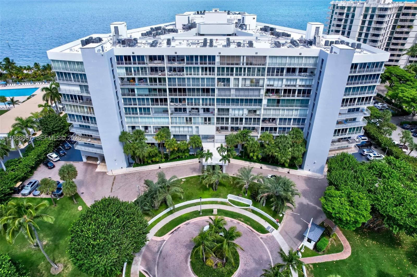 600 Grapetree Dr, Key Biscayne FL 33149 — 44