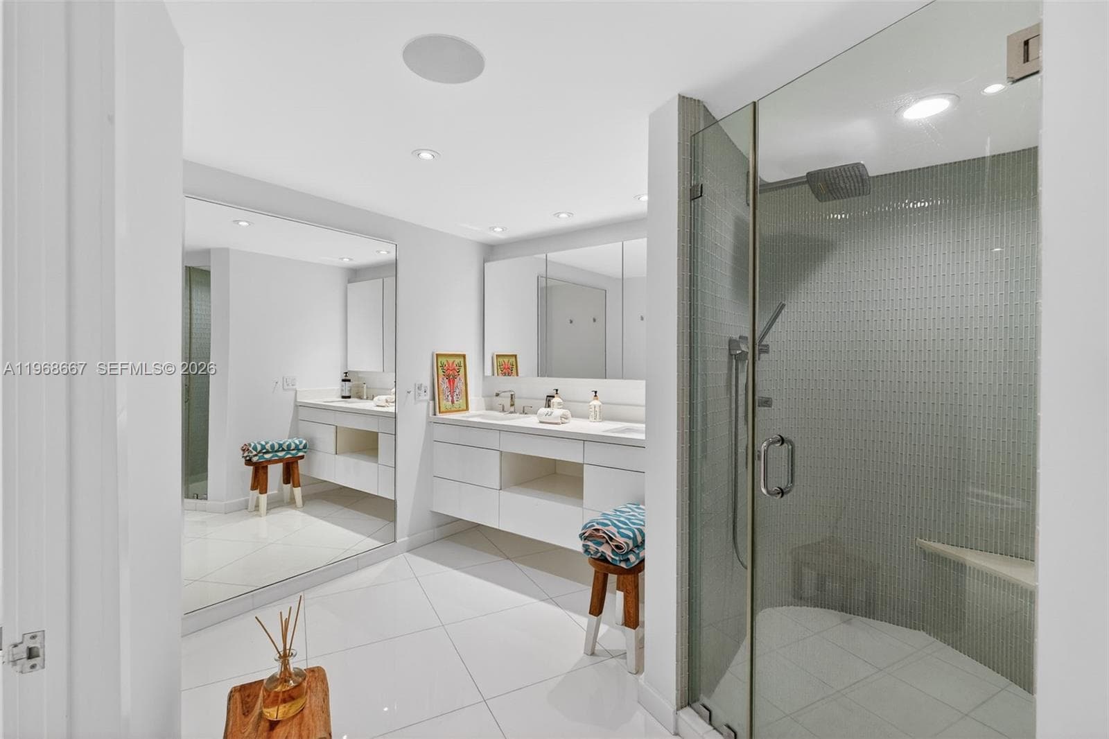 600 Grapetree Dr, Key Biscayne FL 33149 — 31
