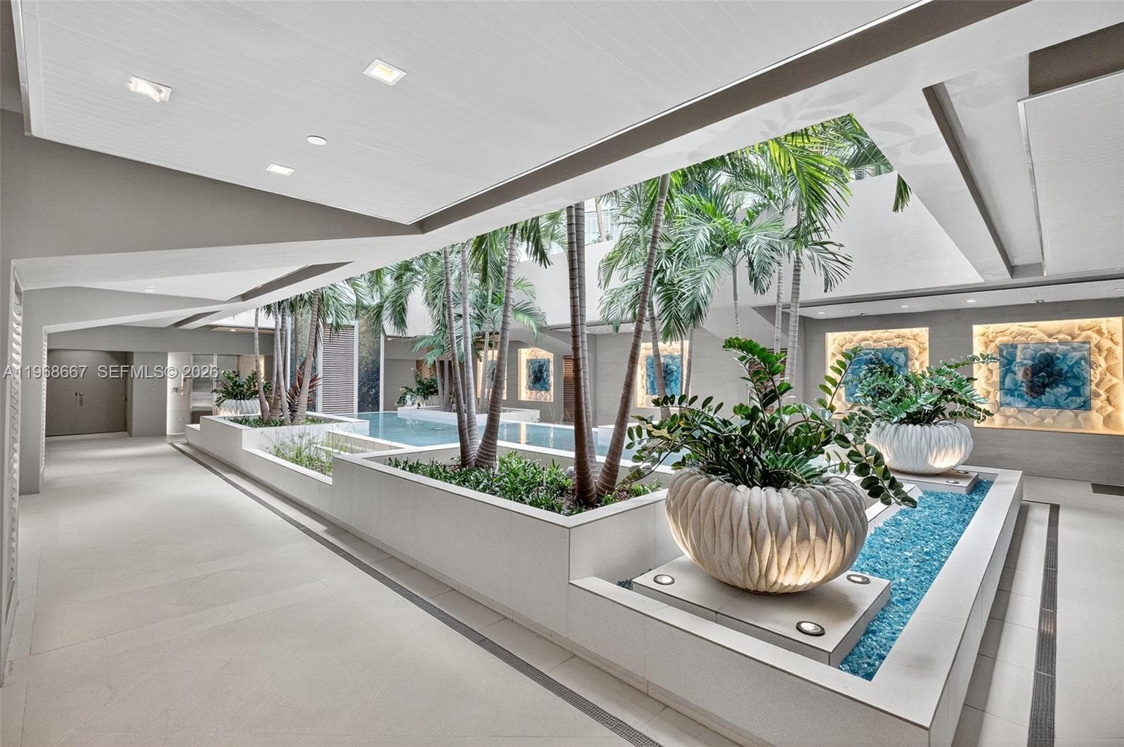 600 Grapetree Dr, Key Biscayne FL 33149 — 39