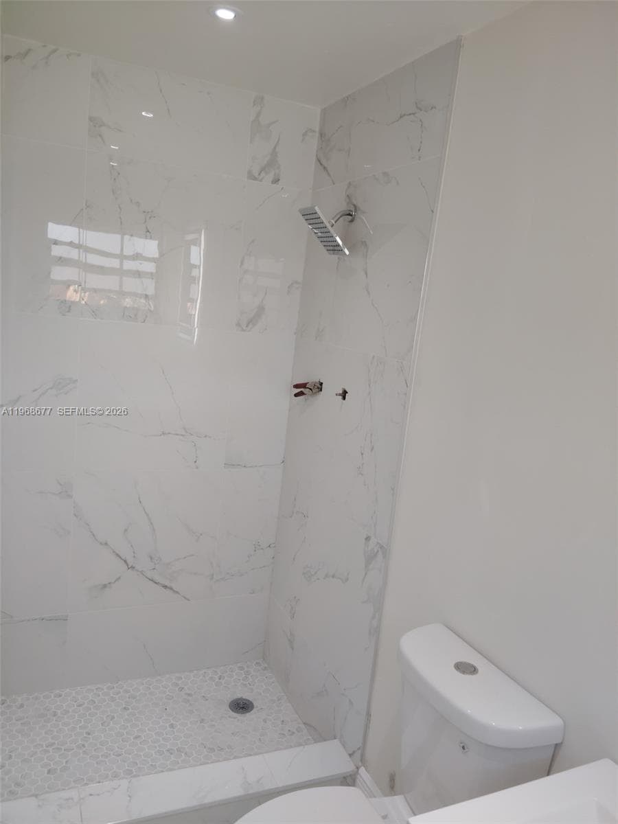 1315 NW 196th Ter, Miami Gardens FL 33169 — 32
