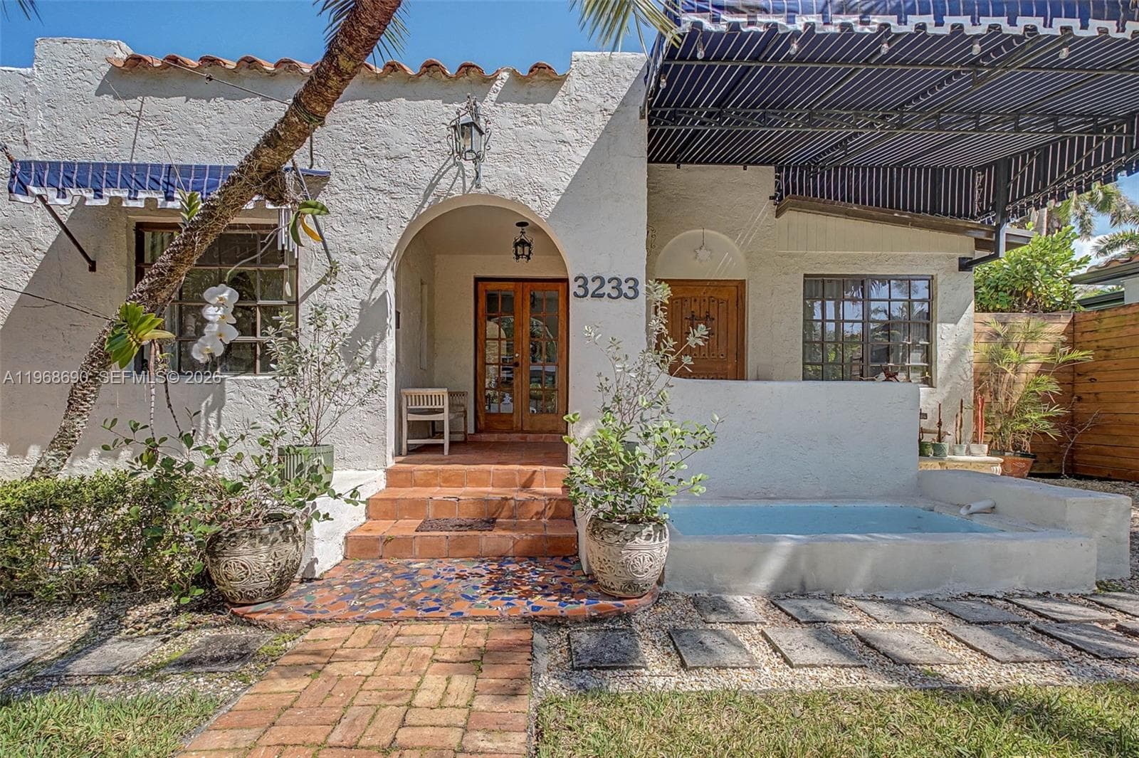 3233 Crystal Ct, Miami FL 33133 — 39