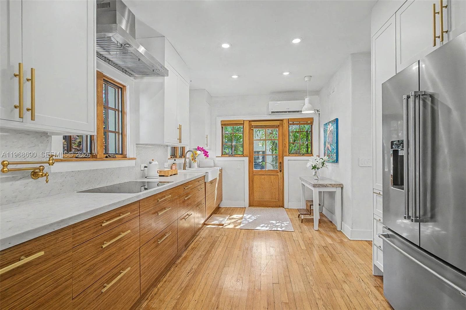 3233 Crystal Ct, Miami FL 33133 — 8