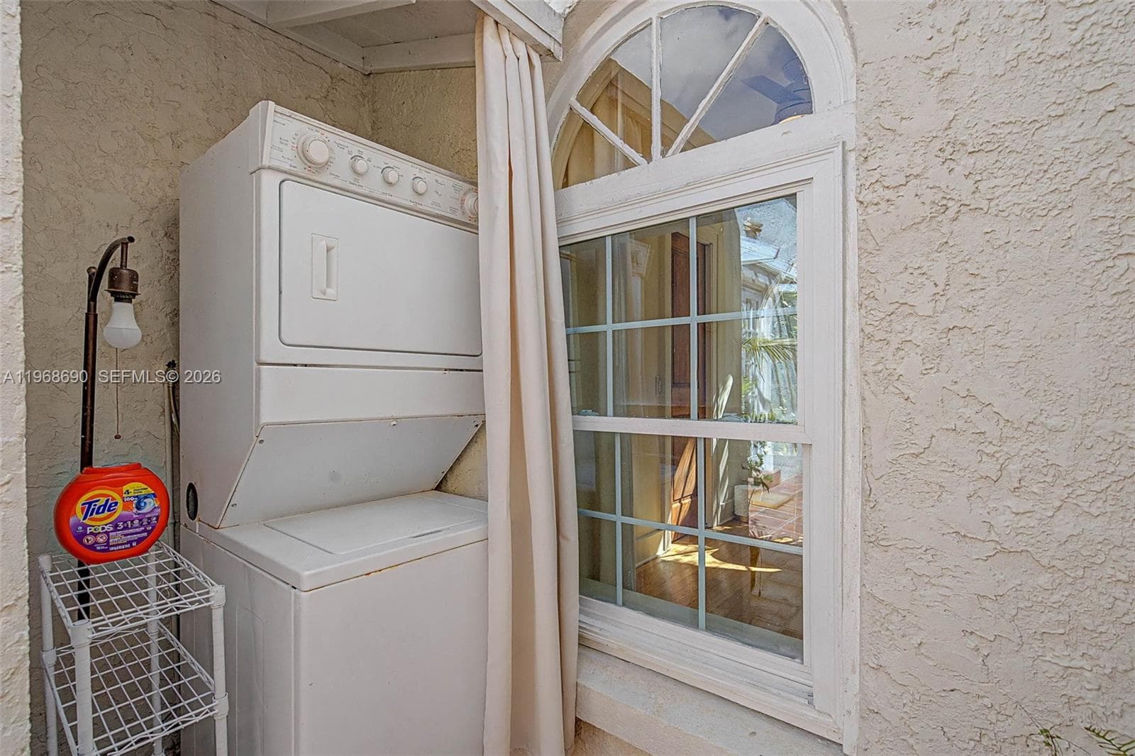 3233 Crystal Ct, Miami FL 33133 — 25