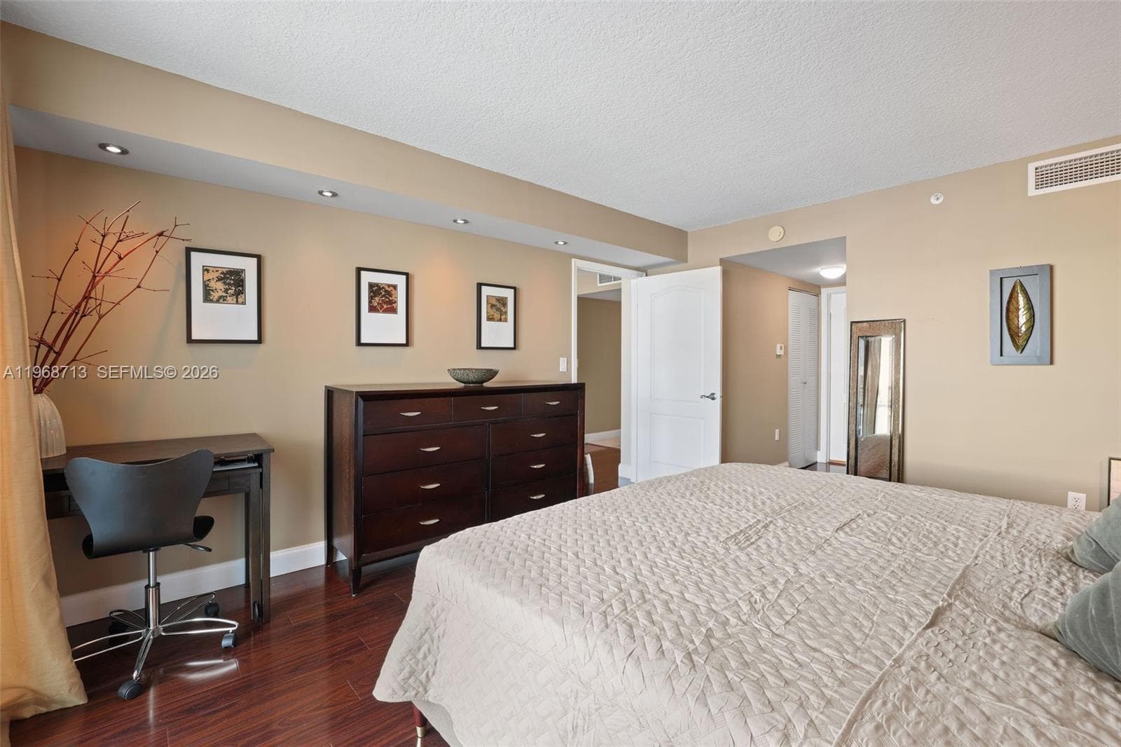 2101 Brickell Ave # 1704, Miami FL 33129 — 17