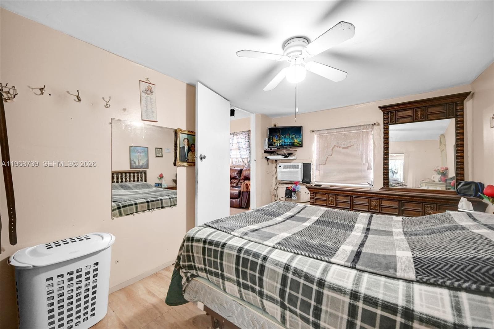 811 NW 24th Ct, Miami FL 33125 — 20