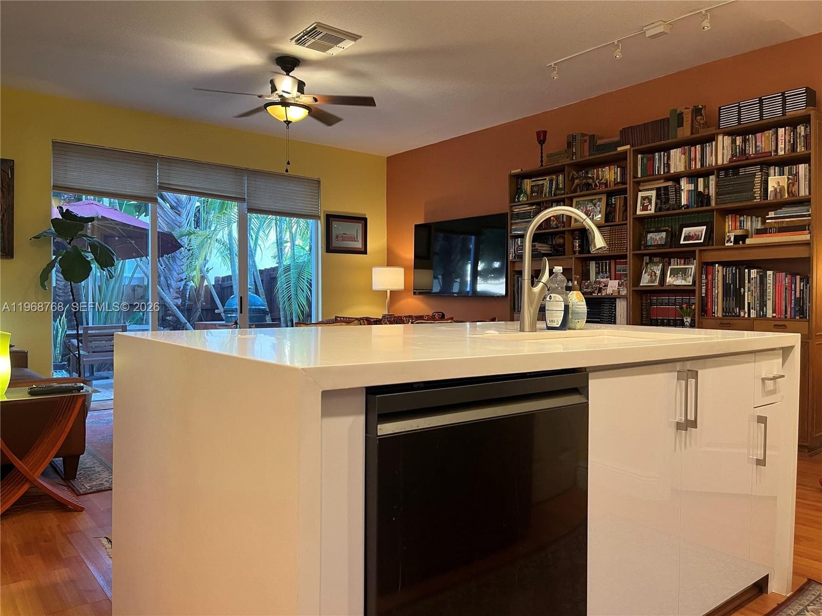 7469 NW 112th Pl, Doral FL 33178 — 12