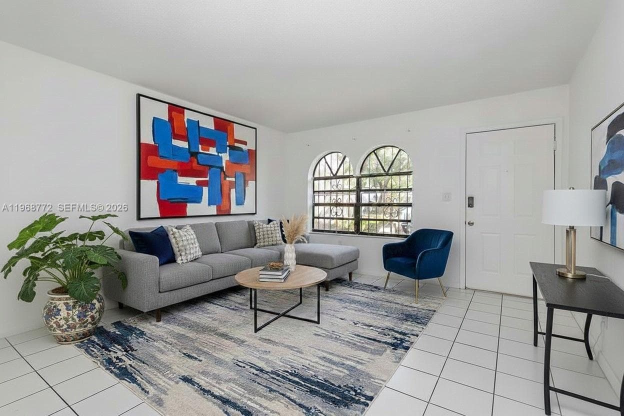 1082 W 79th St # 25, Hialeah FL 33014 — 2