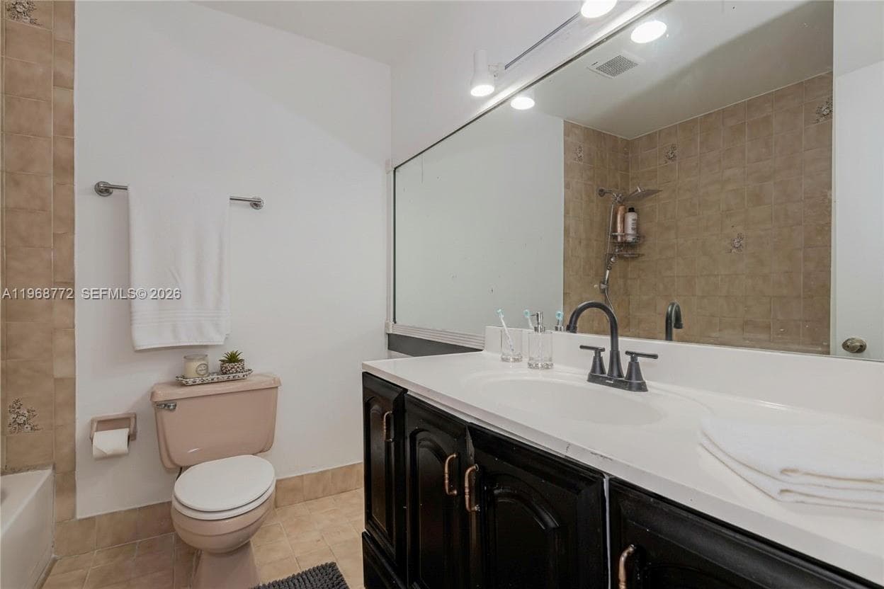 1082 W 79th St # 25, Hialeah FL 33014 — 16