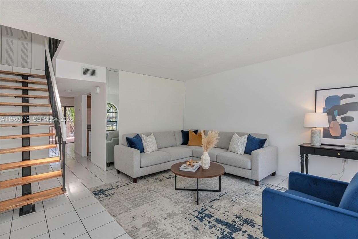 1082 W 79th St # 25, Hialeah FL 33014 — 3