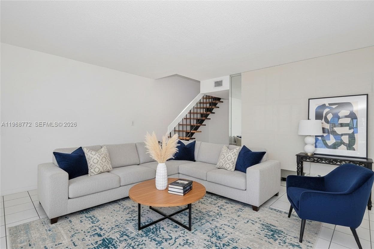1082 W 79th St # 25, Hialeah FL 33014 — 4