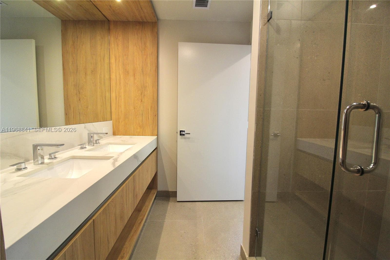 11 NE 6 St # 2114, Miami FL 33132 — 5