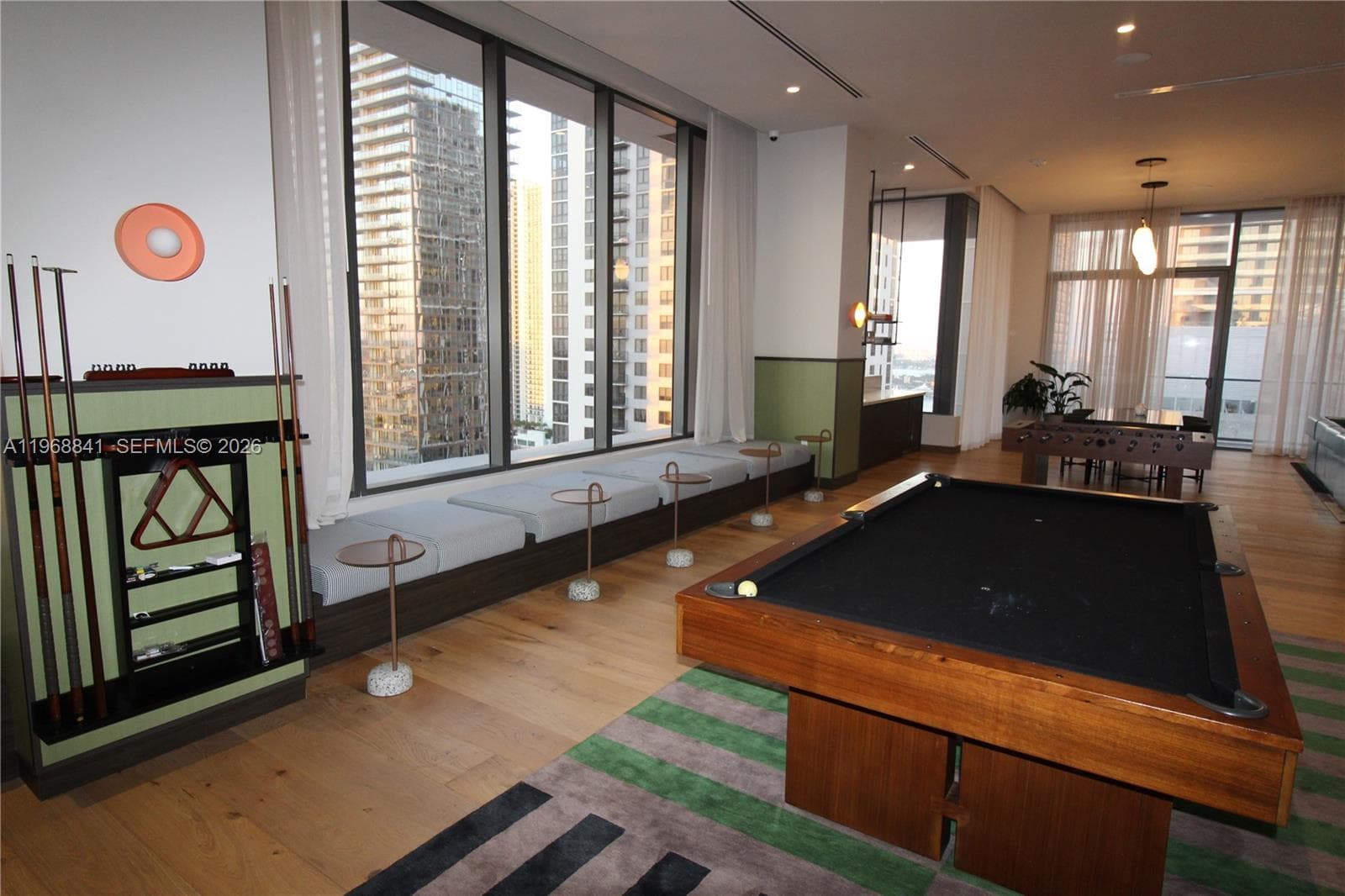 11 NE 6 St # 2114, Miami FL 33132 — 18