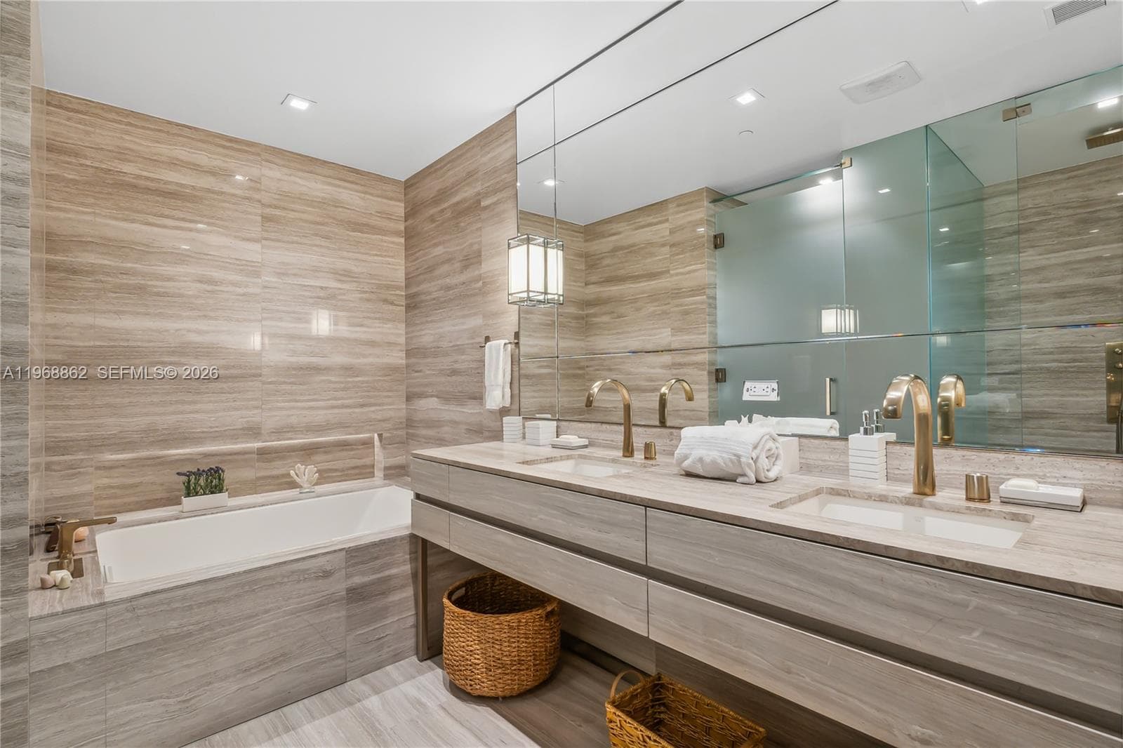 18975 Collins Ave # 4502, Sunny Isles Beach FL 33160 — 21