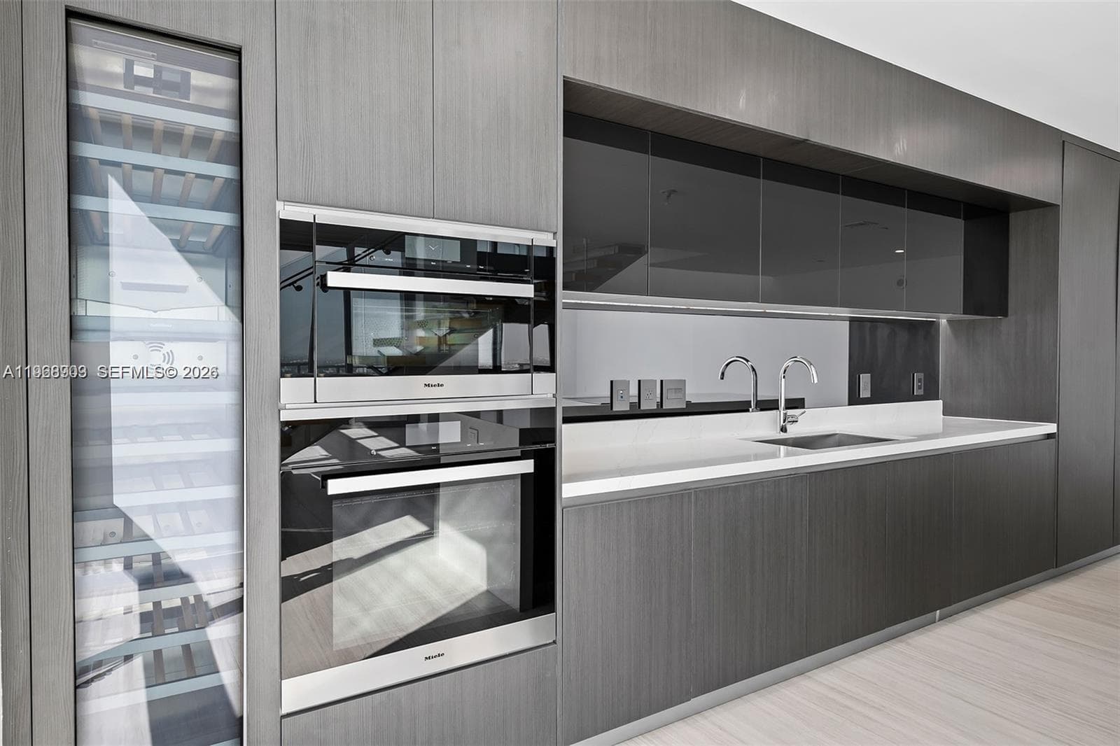 851 NE 1st Ave # 5001, Miami FL 33132 — 5