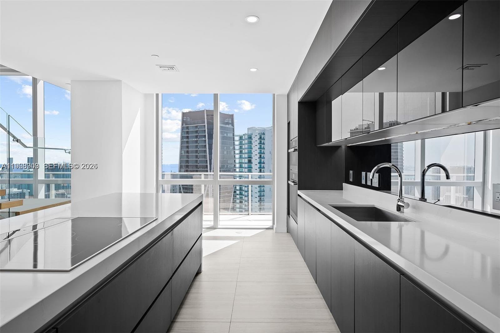 851 NE 1st Ave # 5001, Miami FL 33132 — 4