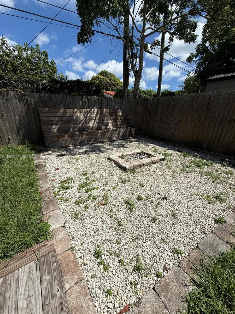 235 NE 46th St, Miami FL 33137 — 52