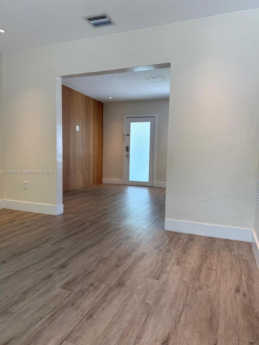 235 NE 46th St, Miami FL 33137 — 26