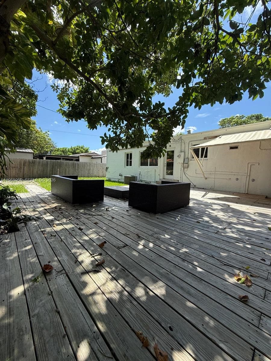 235 NE 46th St, Miami FL 33137 — 51
