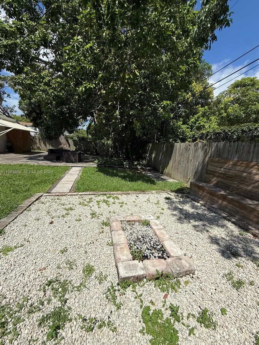 235 NE 46th St, Miami FL 33137 — 55