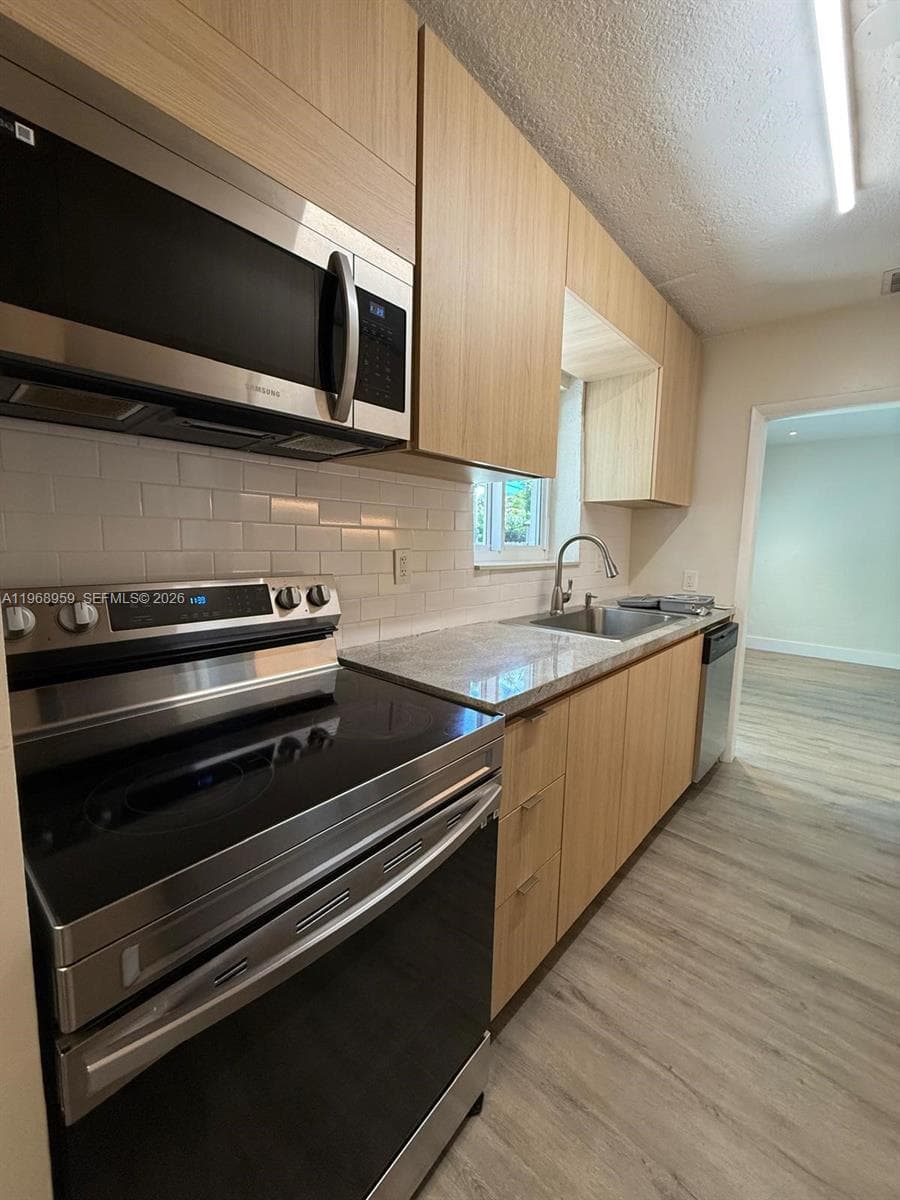 235 NE 46th St, Miami FL 33137 — 8